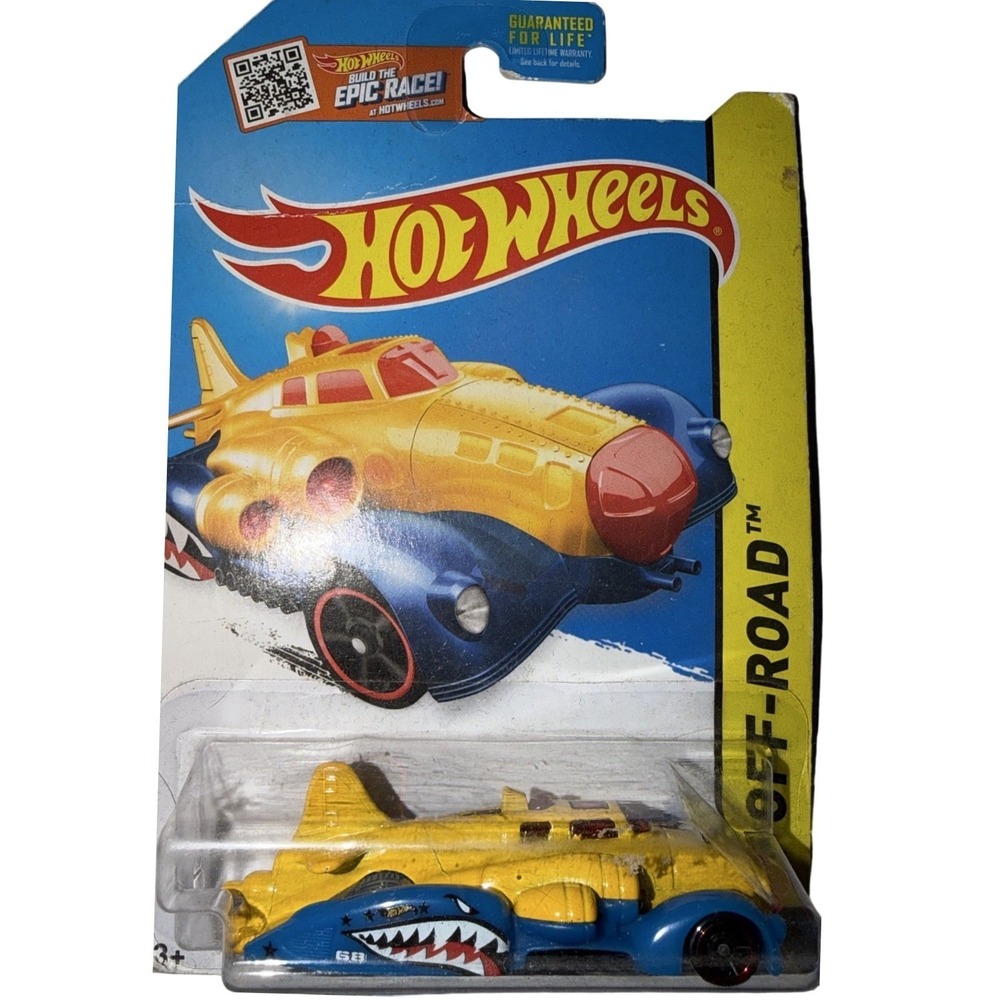 Hot Wheels 2015 Fast Fortress Yellow Blue Shark Mouth Off-Road Sky Show 93/250